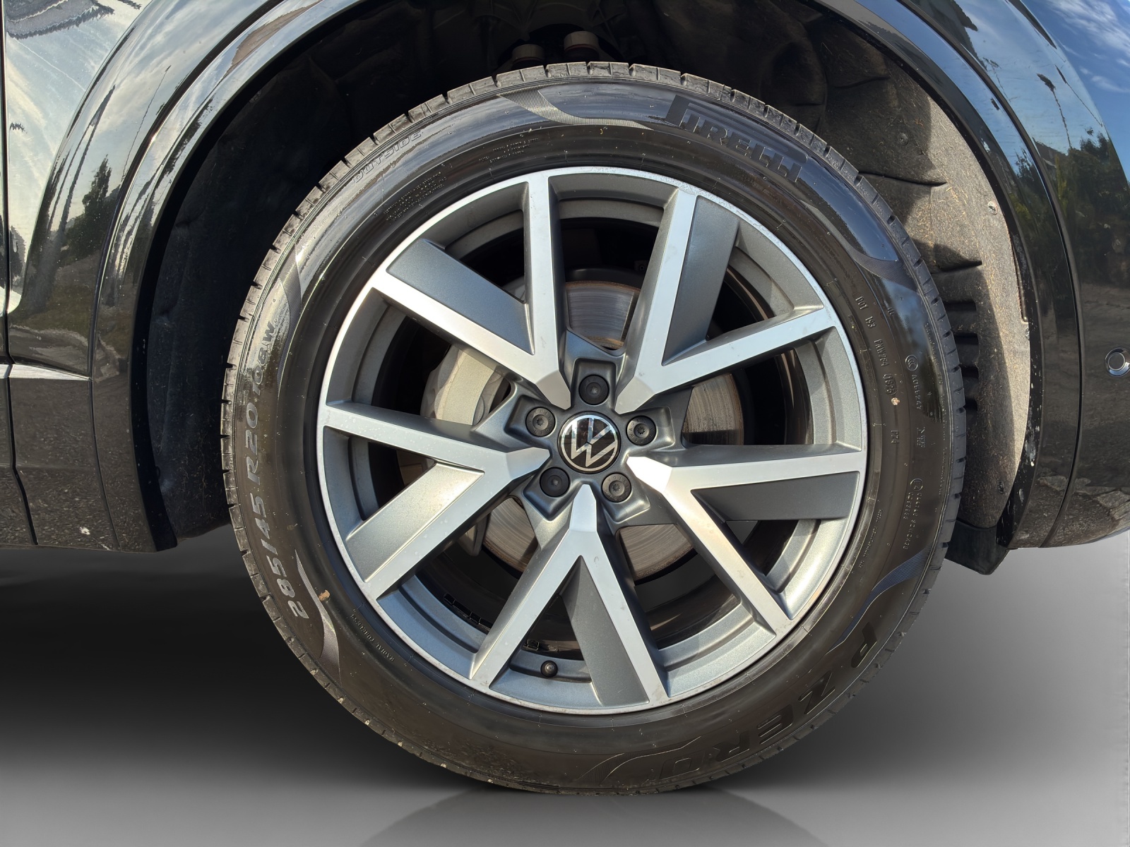 VW Touareg 3.0 TDI R-Line Tiptronic-image-15