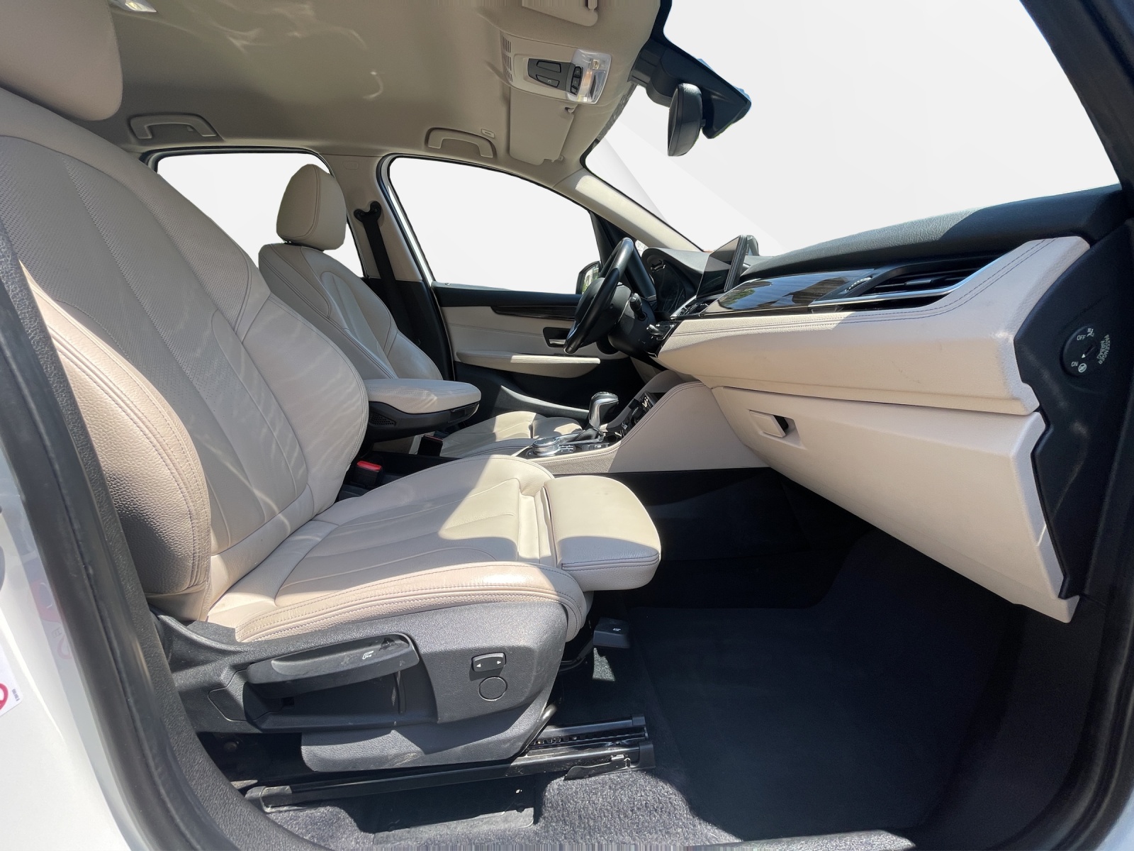 BMW 225xe Active Tourer-image-15