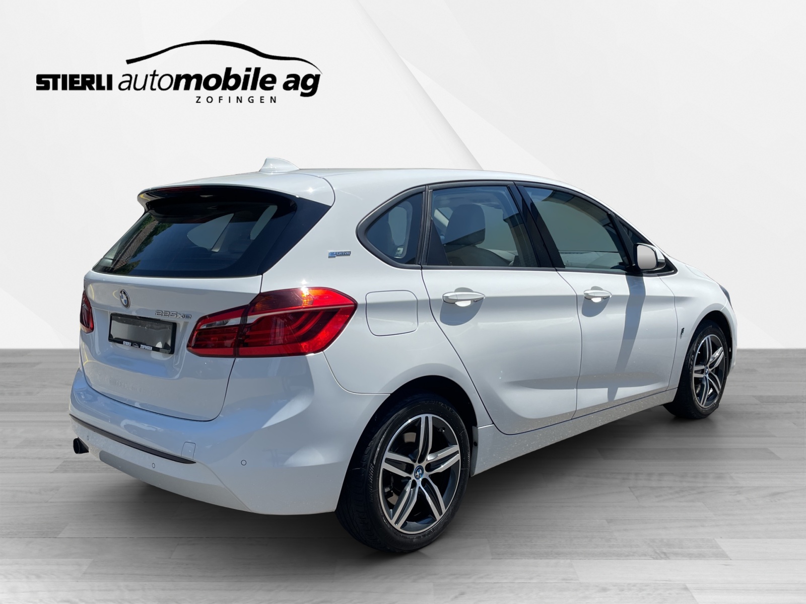 BMW 225xe Active Tourer-image-4
