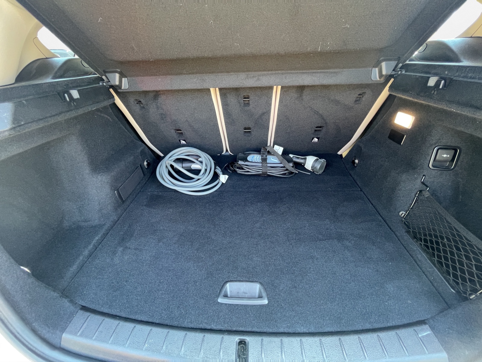 BMW 225xe Active Tourer-image-14