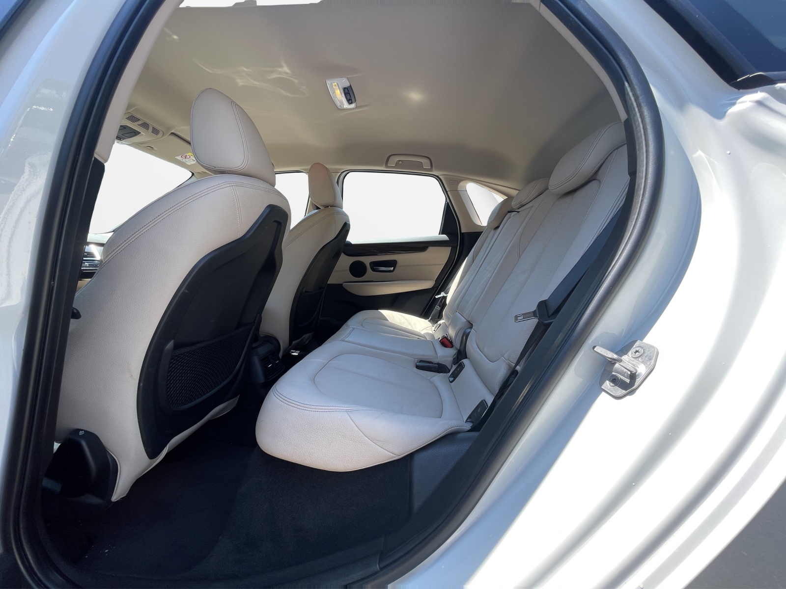 BMW 225xe Active Tourer-image-13