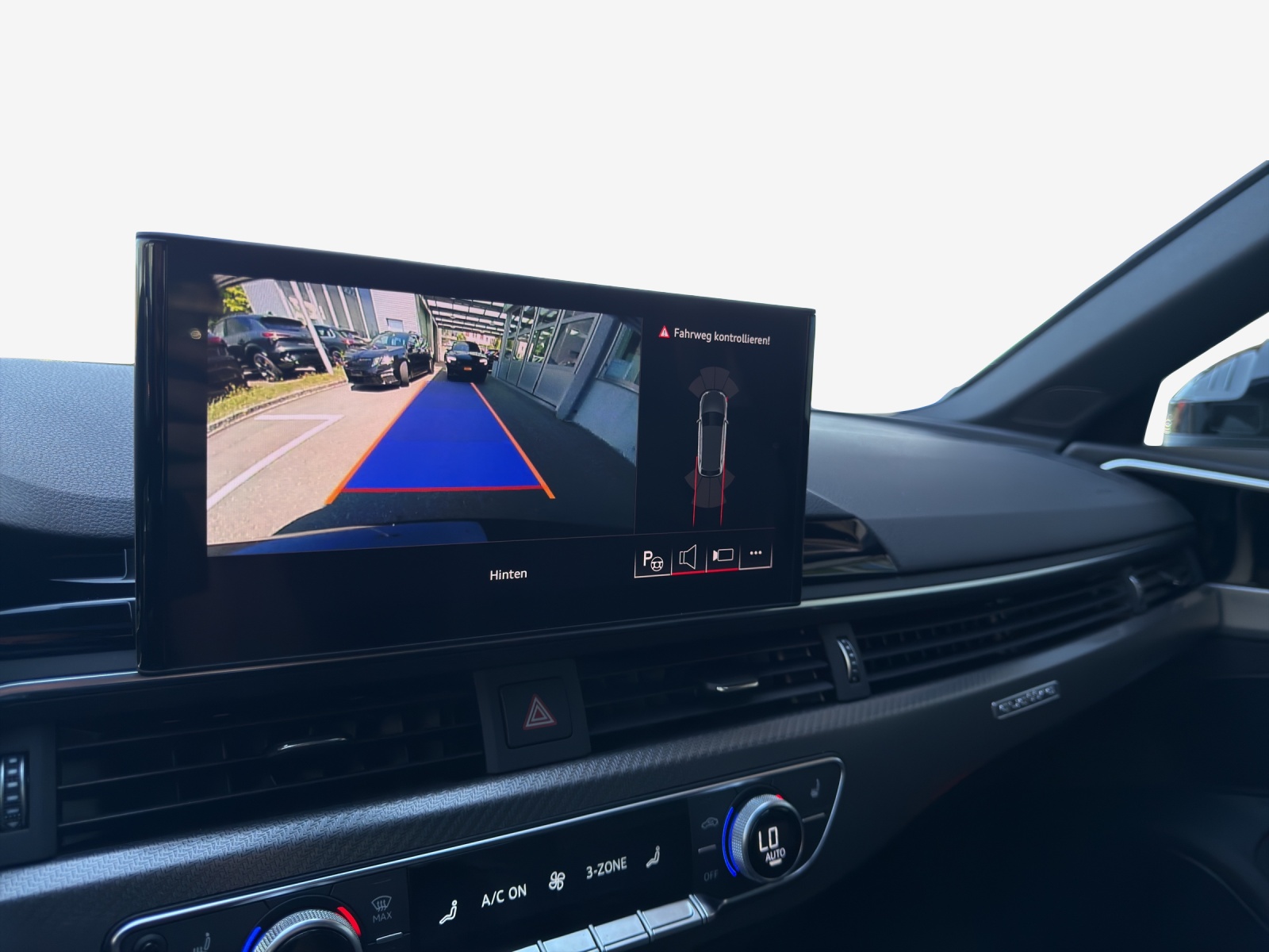 AUDI RS4 Avant quattro tiptronic-image-15