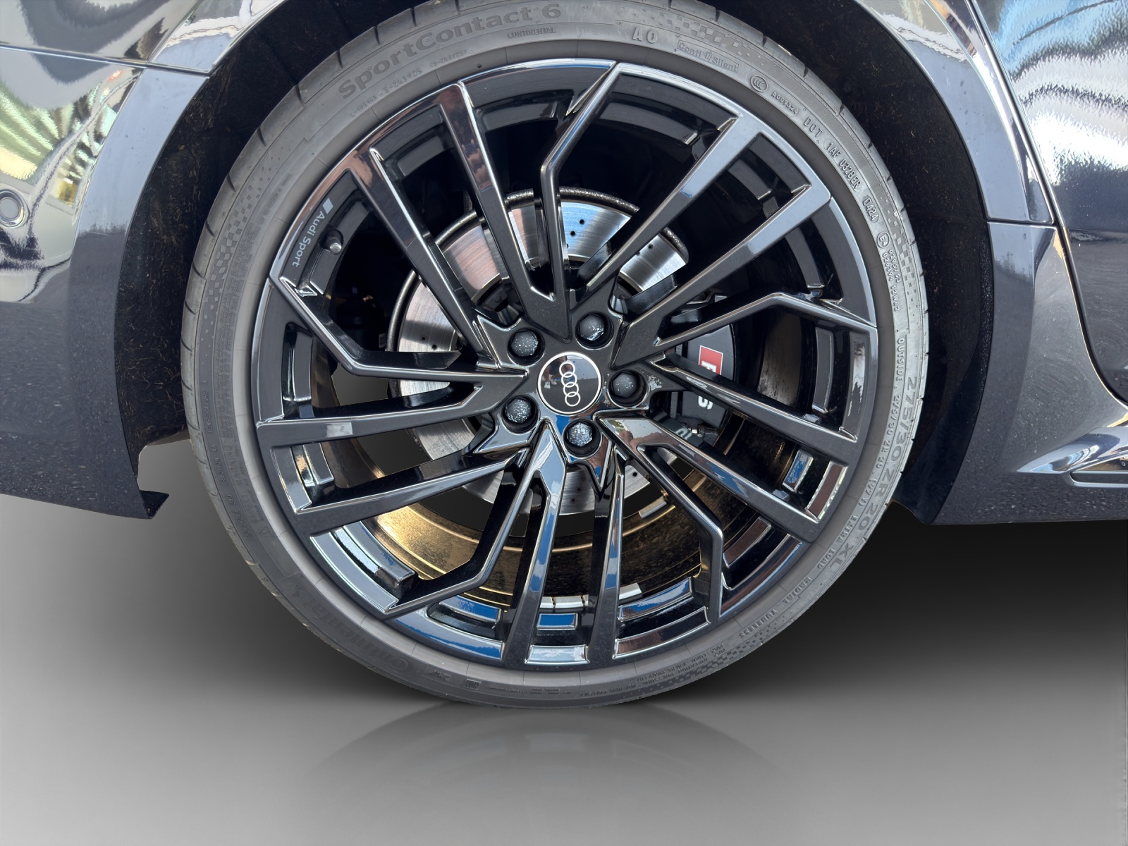 AUDI RS4 Avant quattro tiptronic-image-13