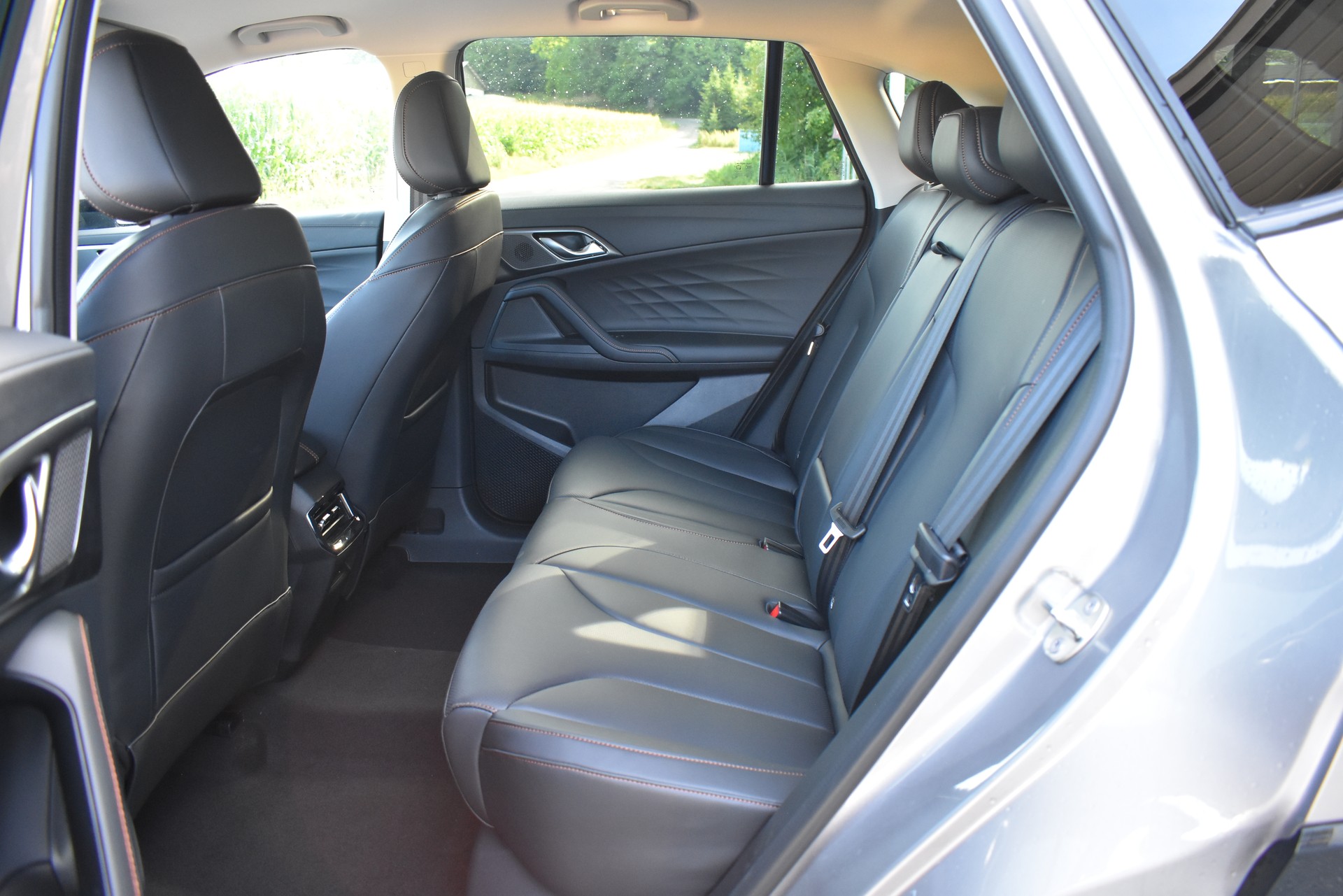 MG HS 1.5 Hybrid+ Luxury-image-8