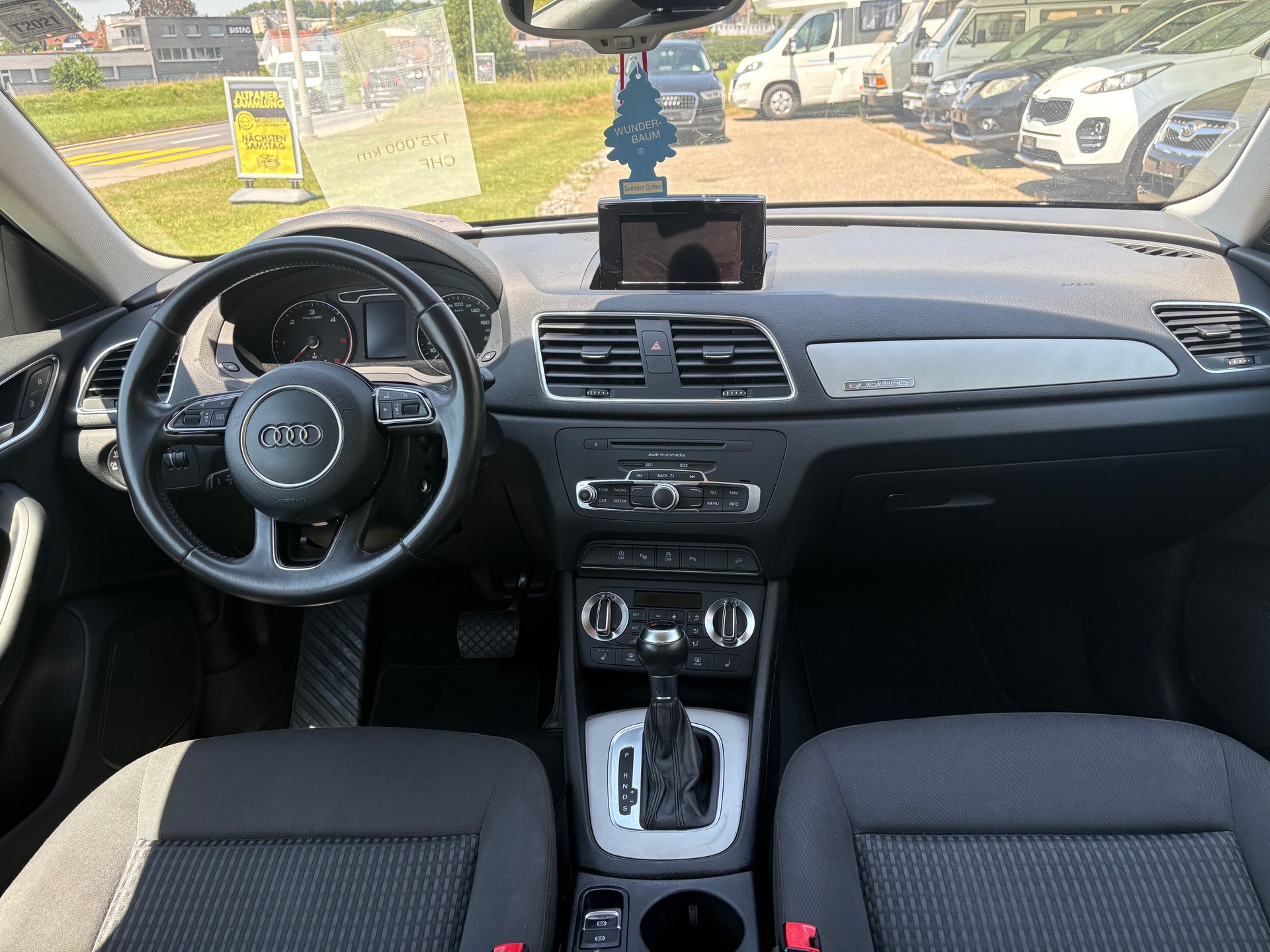 AUDI Q3 2.0 TDI quattro S-tronic-image-9