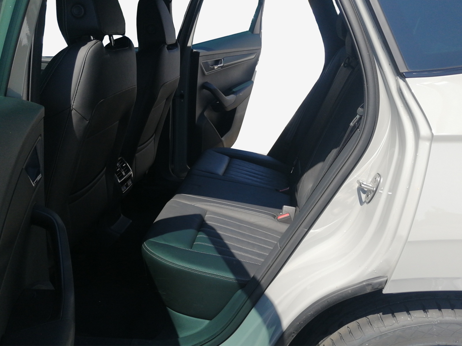 SKODA Karoq 2.0 TSI SportLine 4x4 DSG-image-11