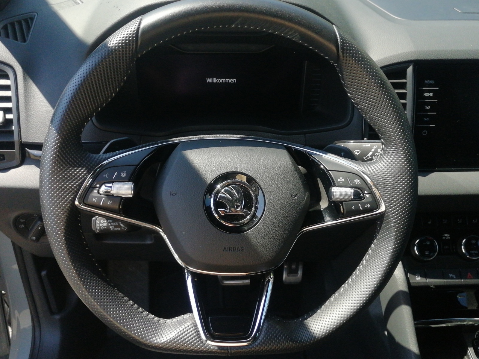 SKODA Karoq 2.0 TSI SportLine 4x4 DSG-image-9
