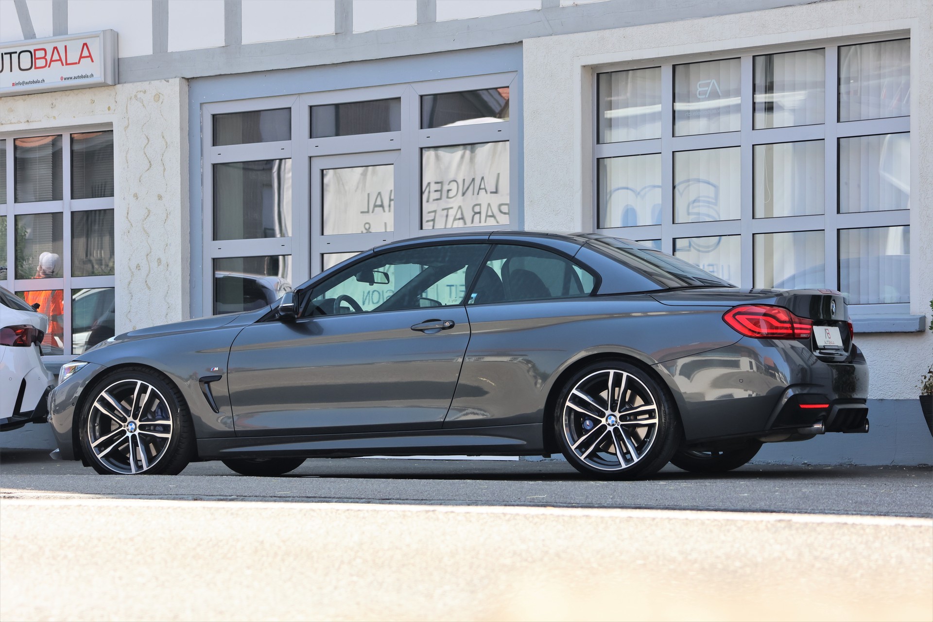 BMW 440i Cabriolet xDrive M Sport Steptronic (CH) "Performance"-image-3