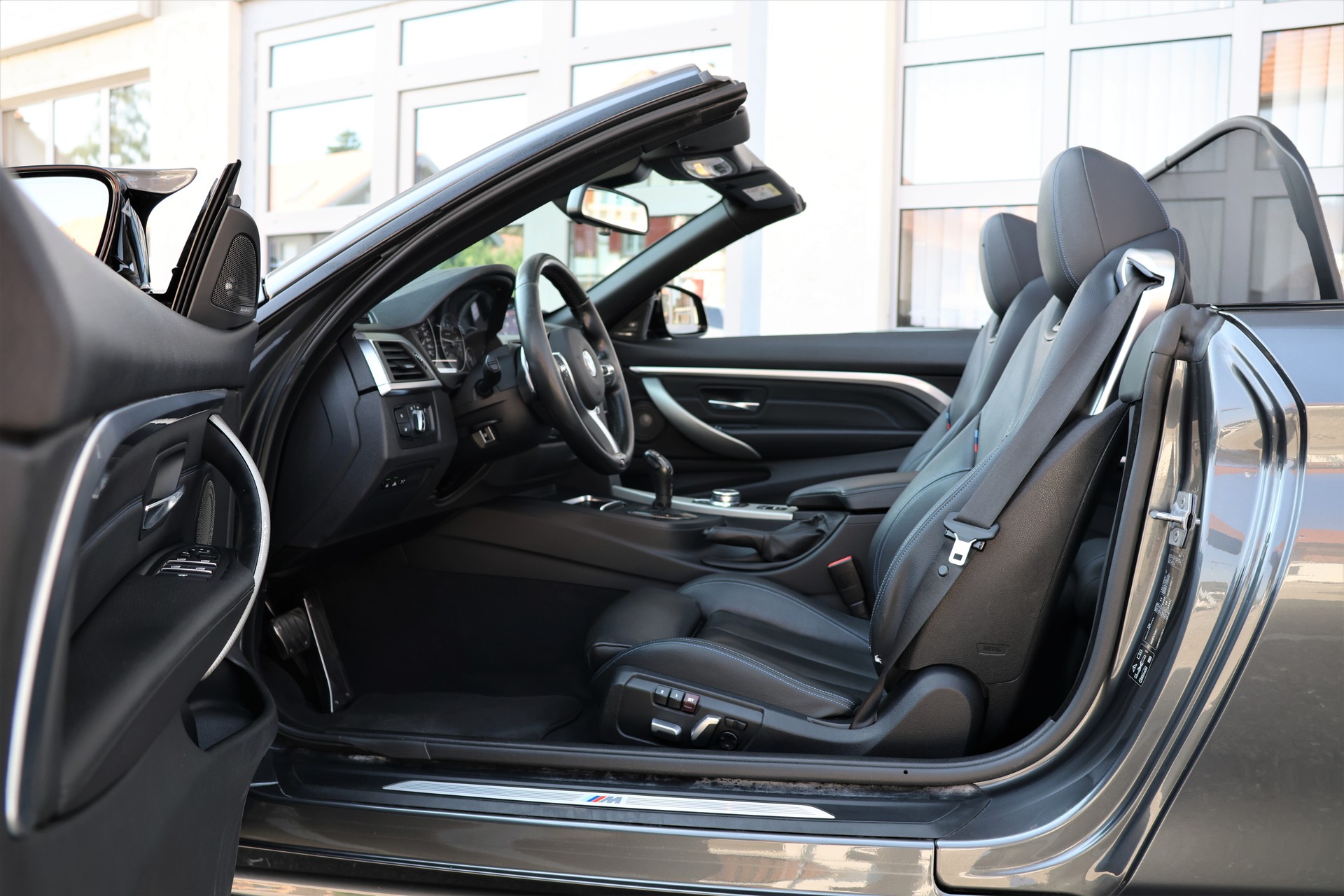 BMW 440i Cabriolet xDrive M Sport Steptronic (CH) "Performance"-image-14