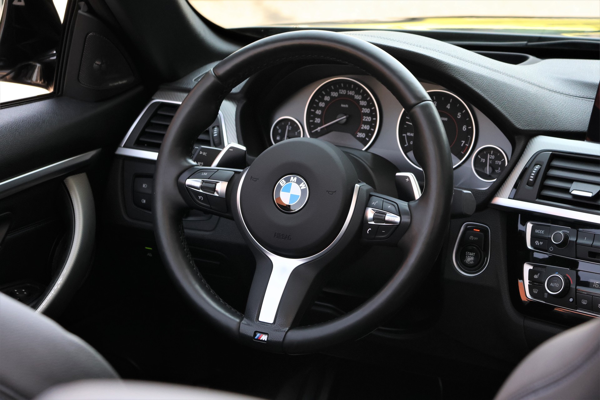 BMW 440i Cabriolet xDrive M Sport Steptronic (CH) "Performance"-image-22