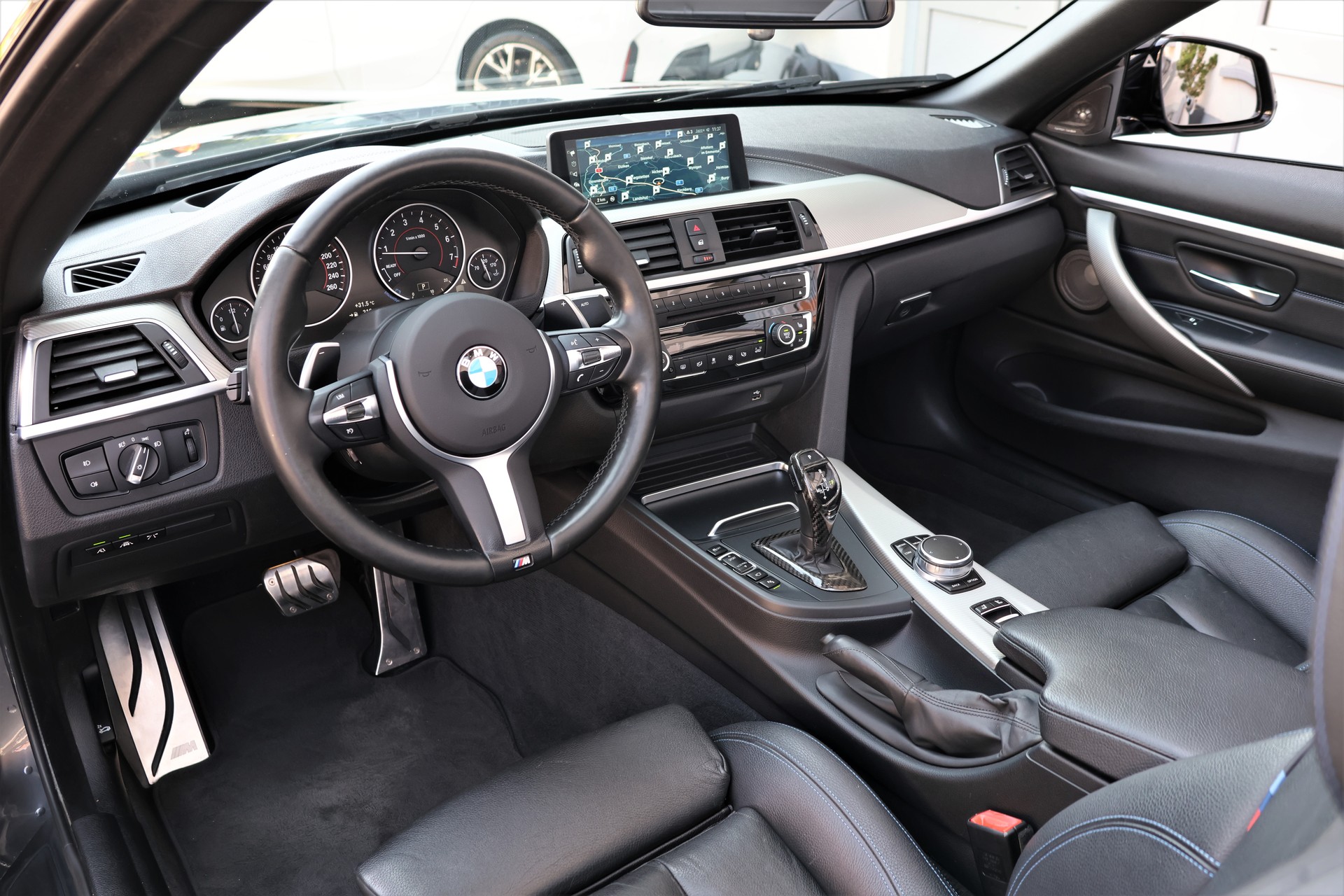 BMW 440i Cabriolet xDrive M Sport Steptronic (CH) "Performance"-image-15