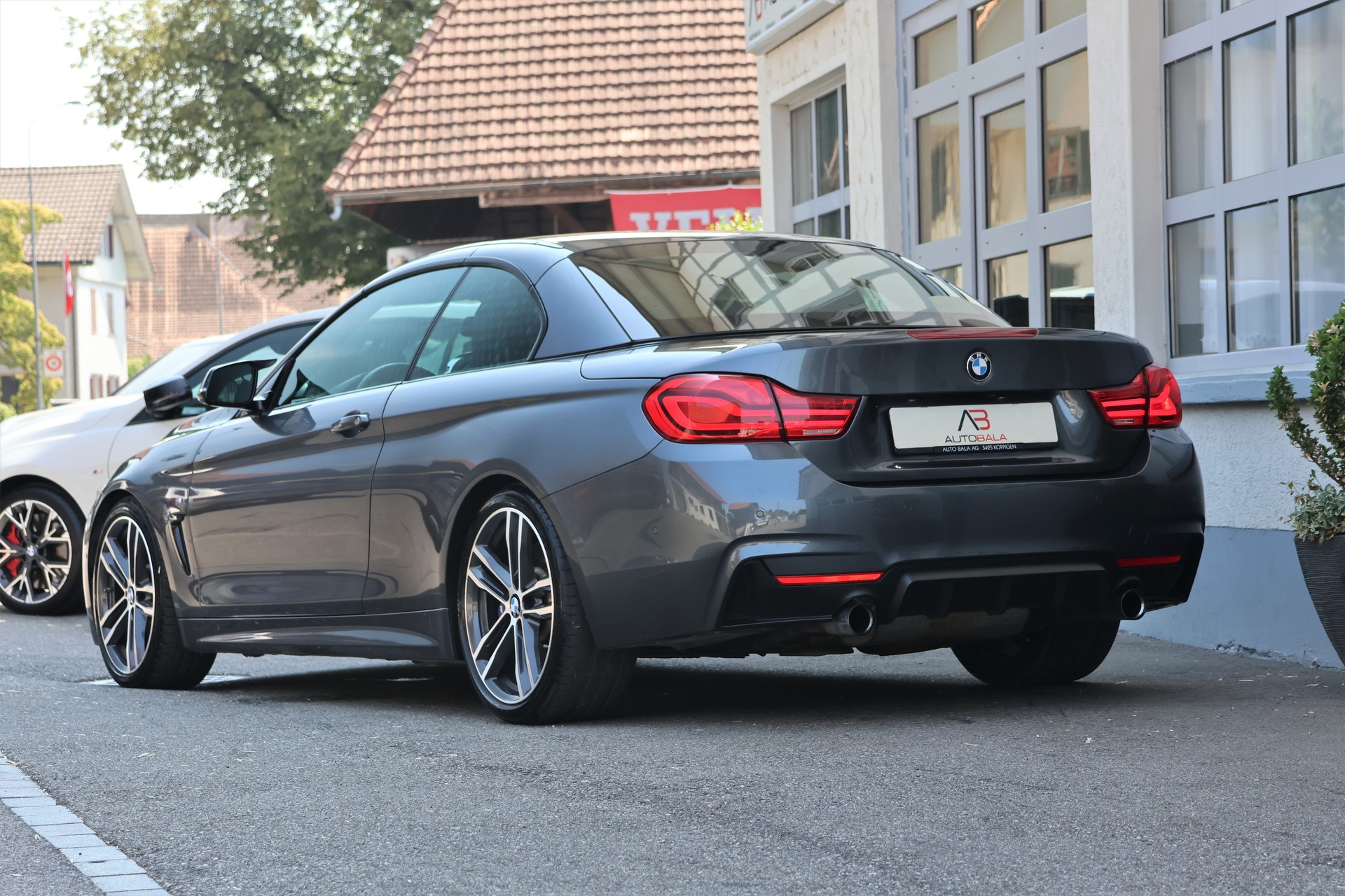 BMW 440i Cabriolet xDrive M Sport Steptronic (CH) "Performance"-image-2