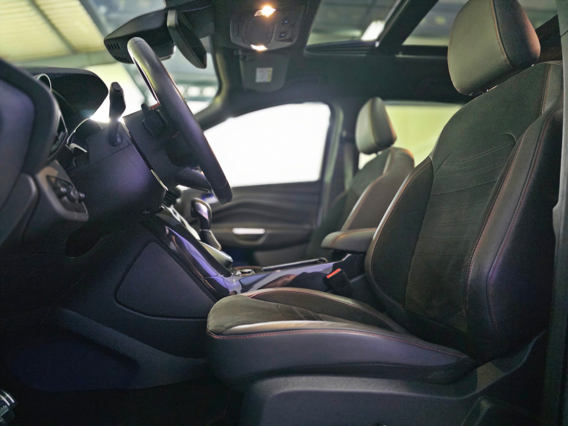 FORD Kuga 2.0 TDCi ST Line High 4WD PowerShift-image-11