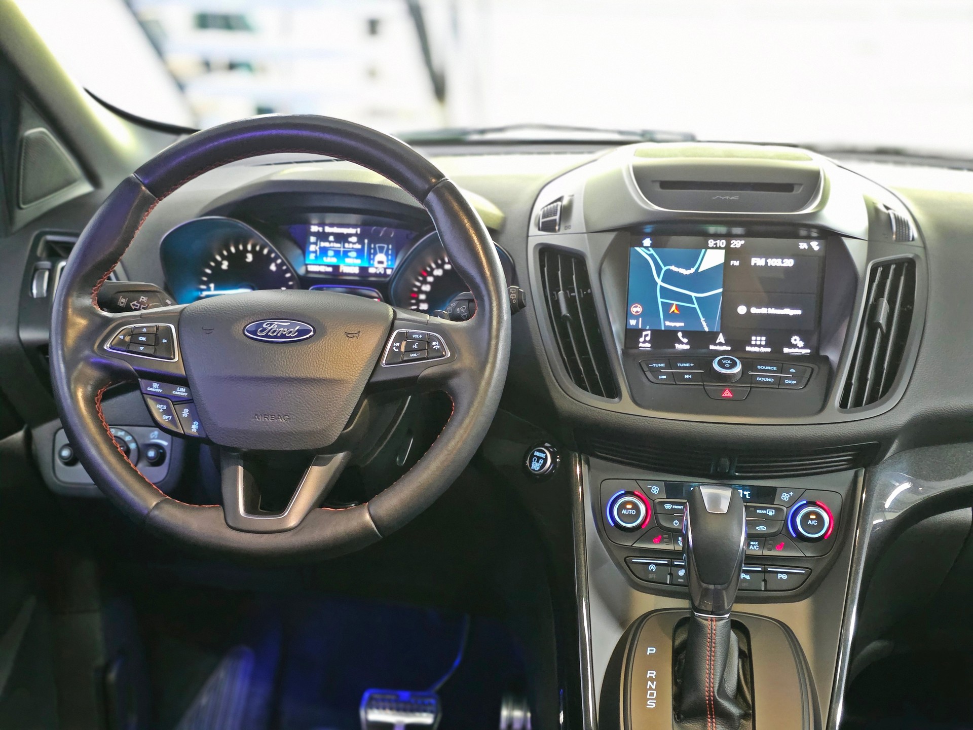 FORD Kuga 2.0 TDCi ST Line High 4WD PowerShift-image-14