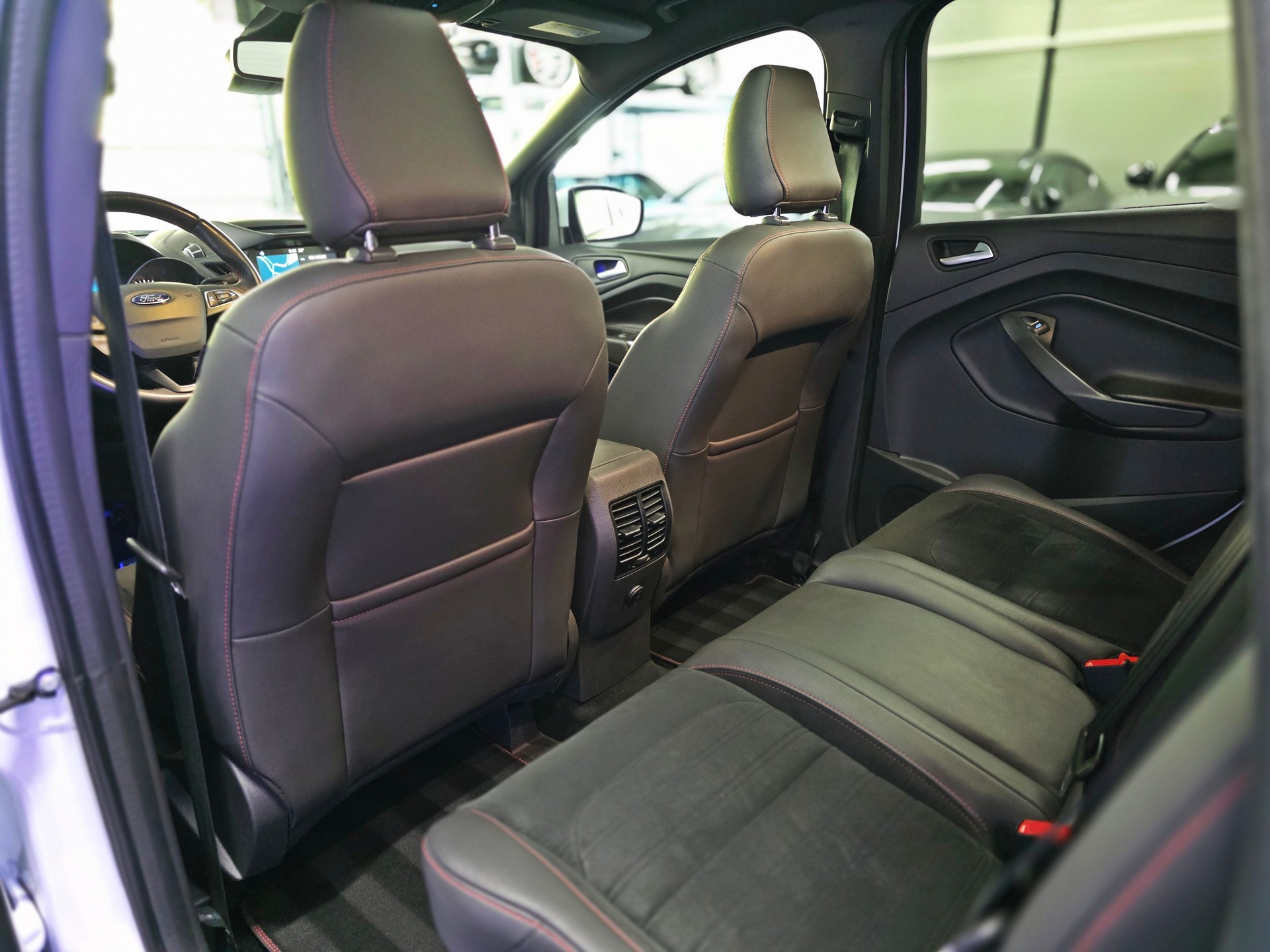 FORD Kuga 2.0 TDCi ST Line High 4WD PowerShift-image-12