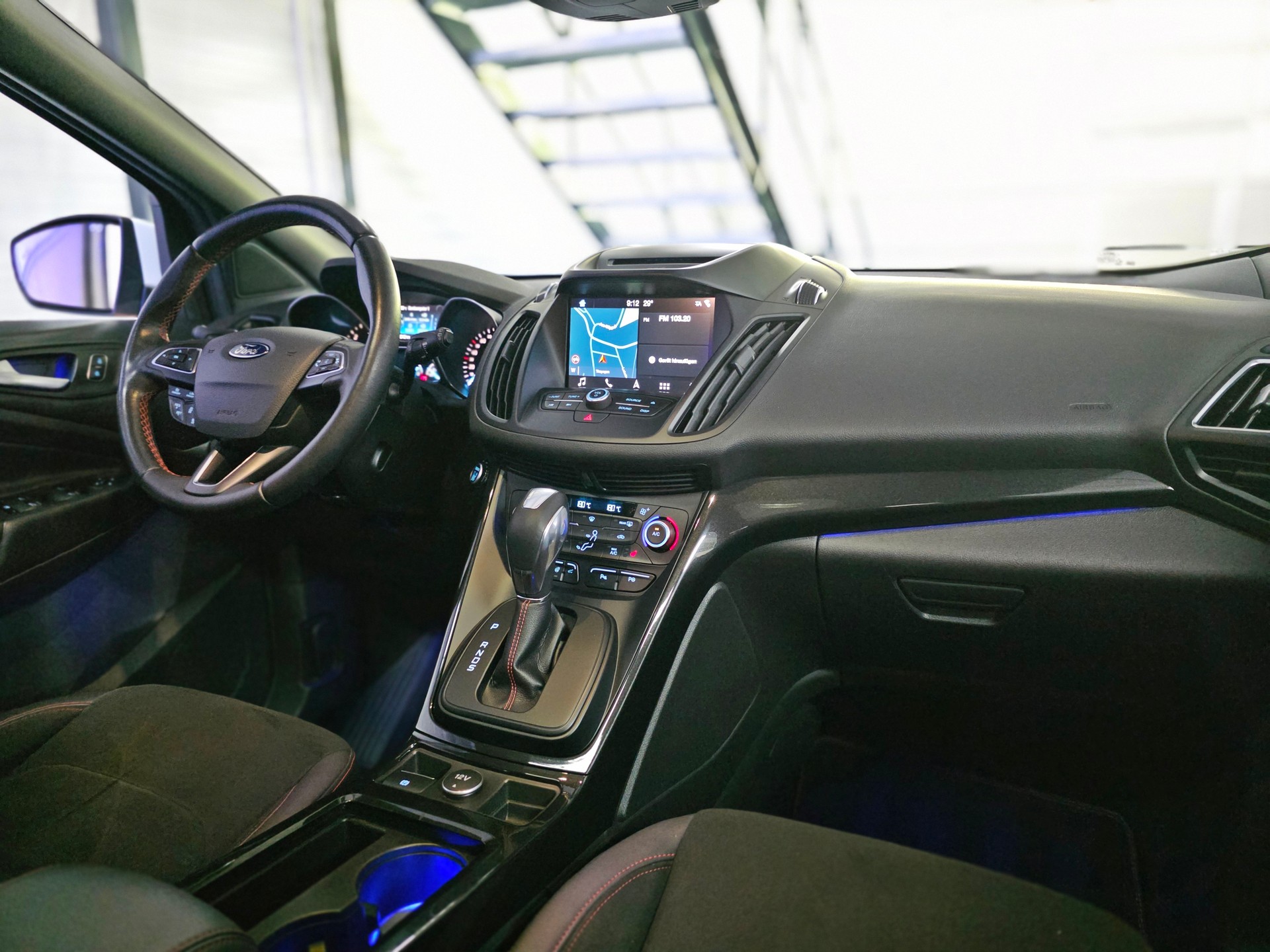 FORD Kuga 2.0 TDCi ST Line High 4WD PowerShift-image-16