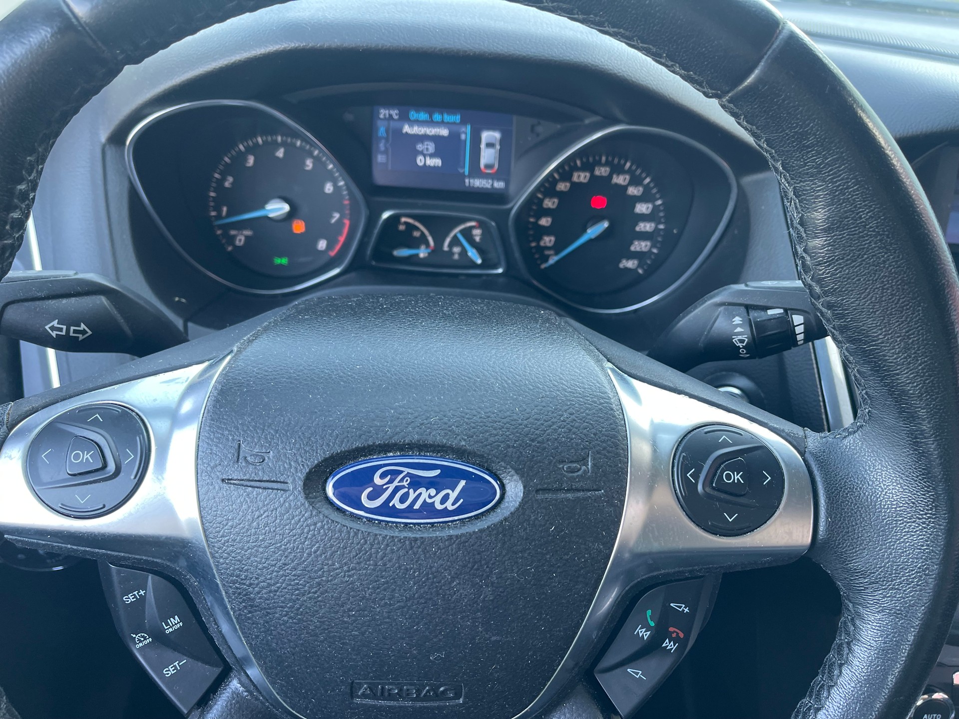 FORD Focus 1.6 SCTi Titanium-image-6