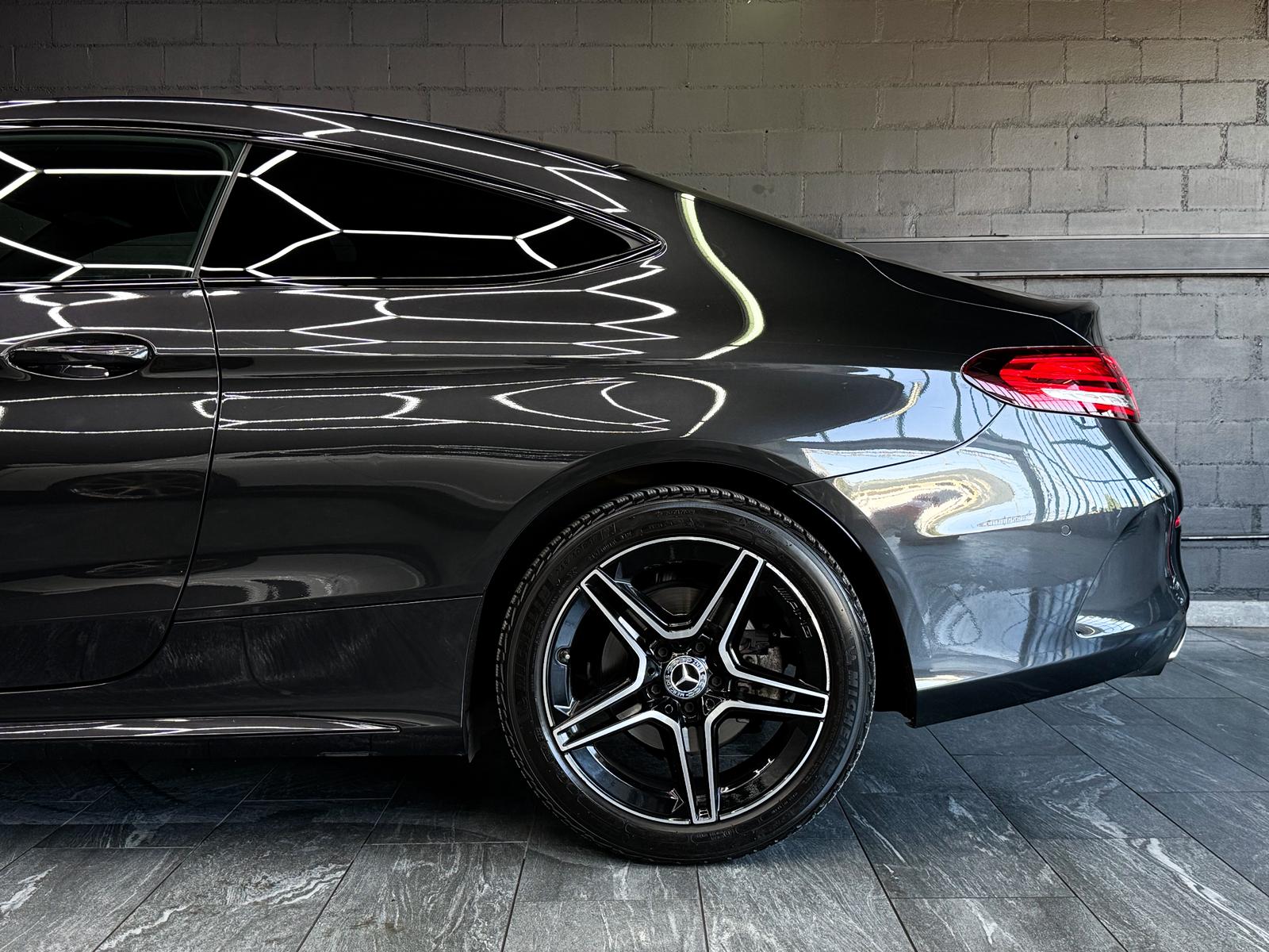 MERCEDES-BENZ C 200 Coupé 4Matic AMG Line 9G-Tronic-image-9