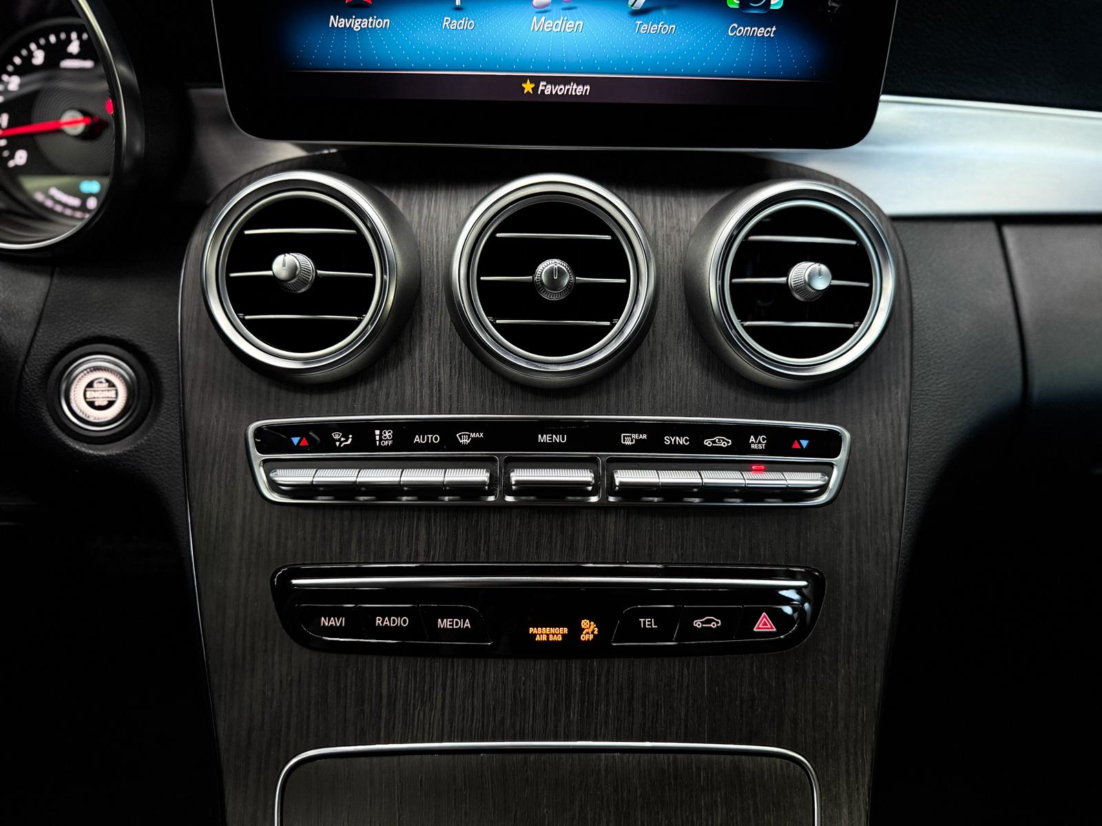 MERCEDES-BENZ C 200 Coupé 4Matic AMG Line 9G-Tronic-image-17