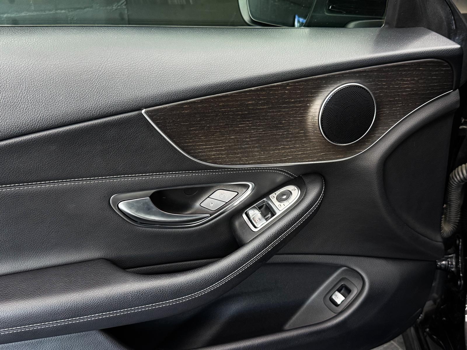 MERCEDES-BENZ C 200 Coupé 4Matic AMG Line 9G-Tronic-image-16