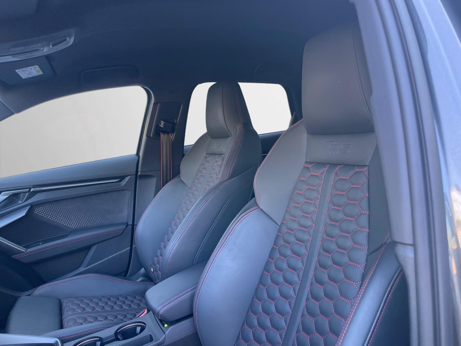 AUDI RS3 Sportback 2.5 TSI quattro S-tronic-image-5