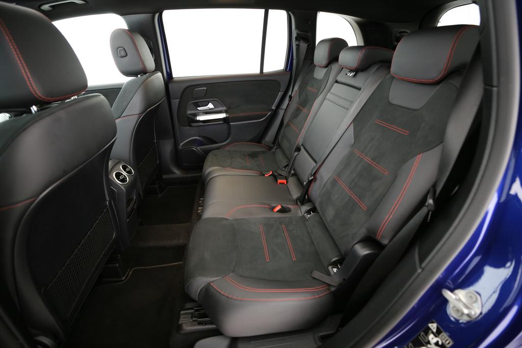 MERCEDES-BENZ GLB 250 AMG Line 4matic-image-9