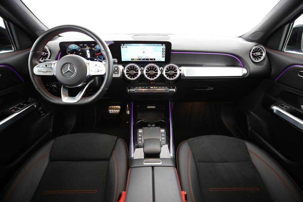 MERCEDES-BENZ GLB 250 AMG Line 4matic-image-4