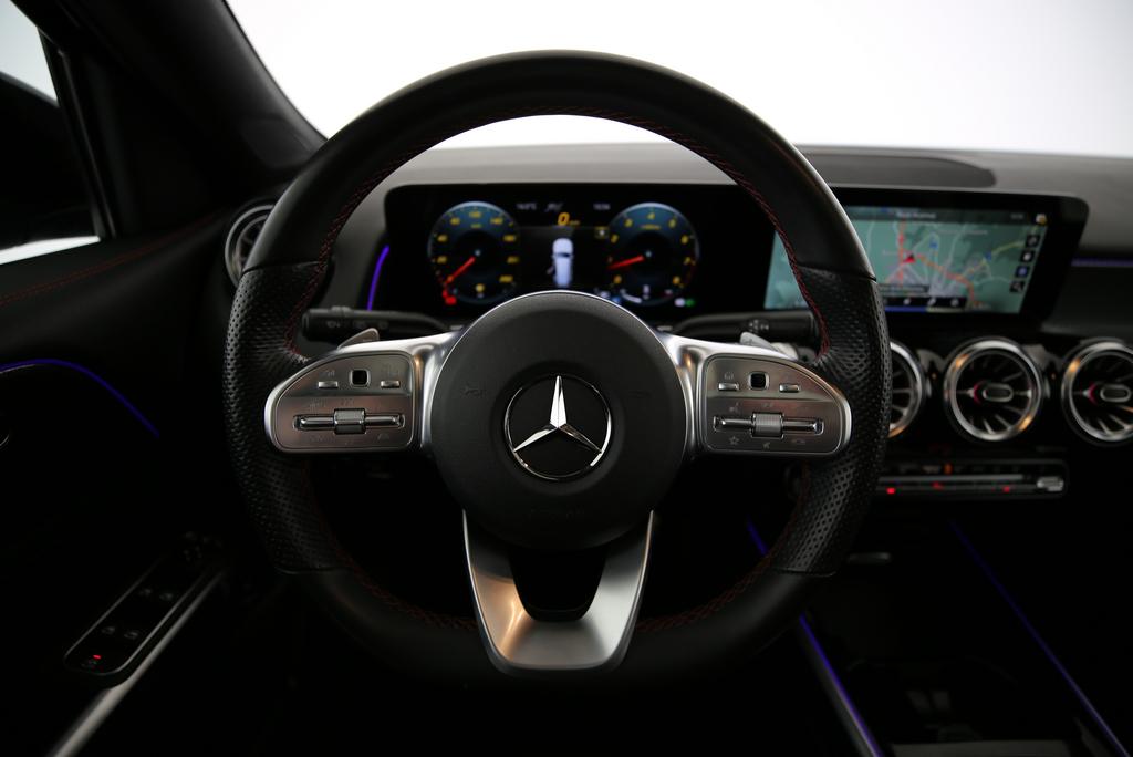 MERCEDES-BENZ GLB 250 AMG Line 4matic-image-5