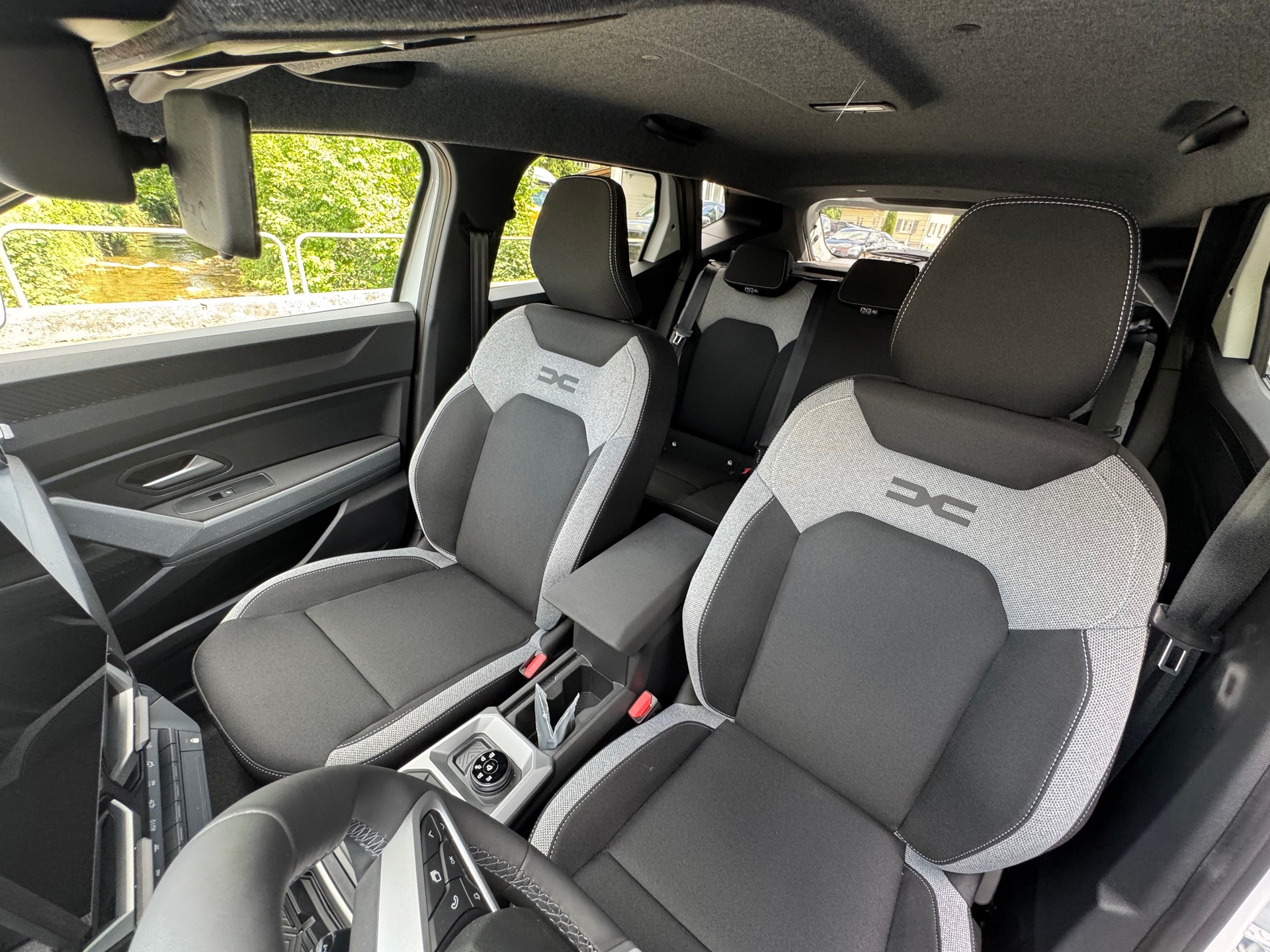 DACIA Duster TCe 150 48V Journey 4x4-image-14