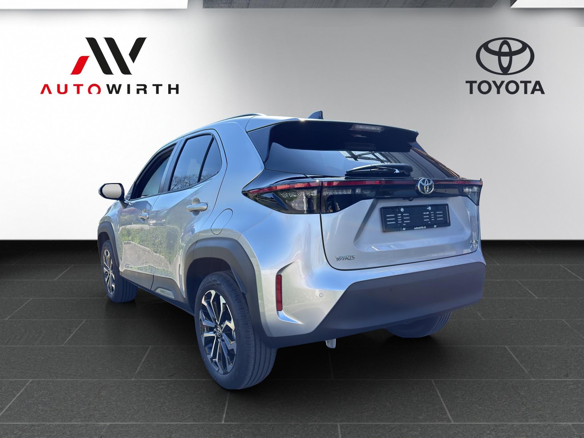 TOYOTA Yaris Cross 1.5 VVT-i HSD Trend AWD-i-image-6
