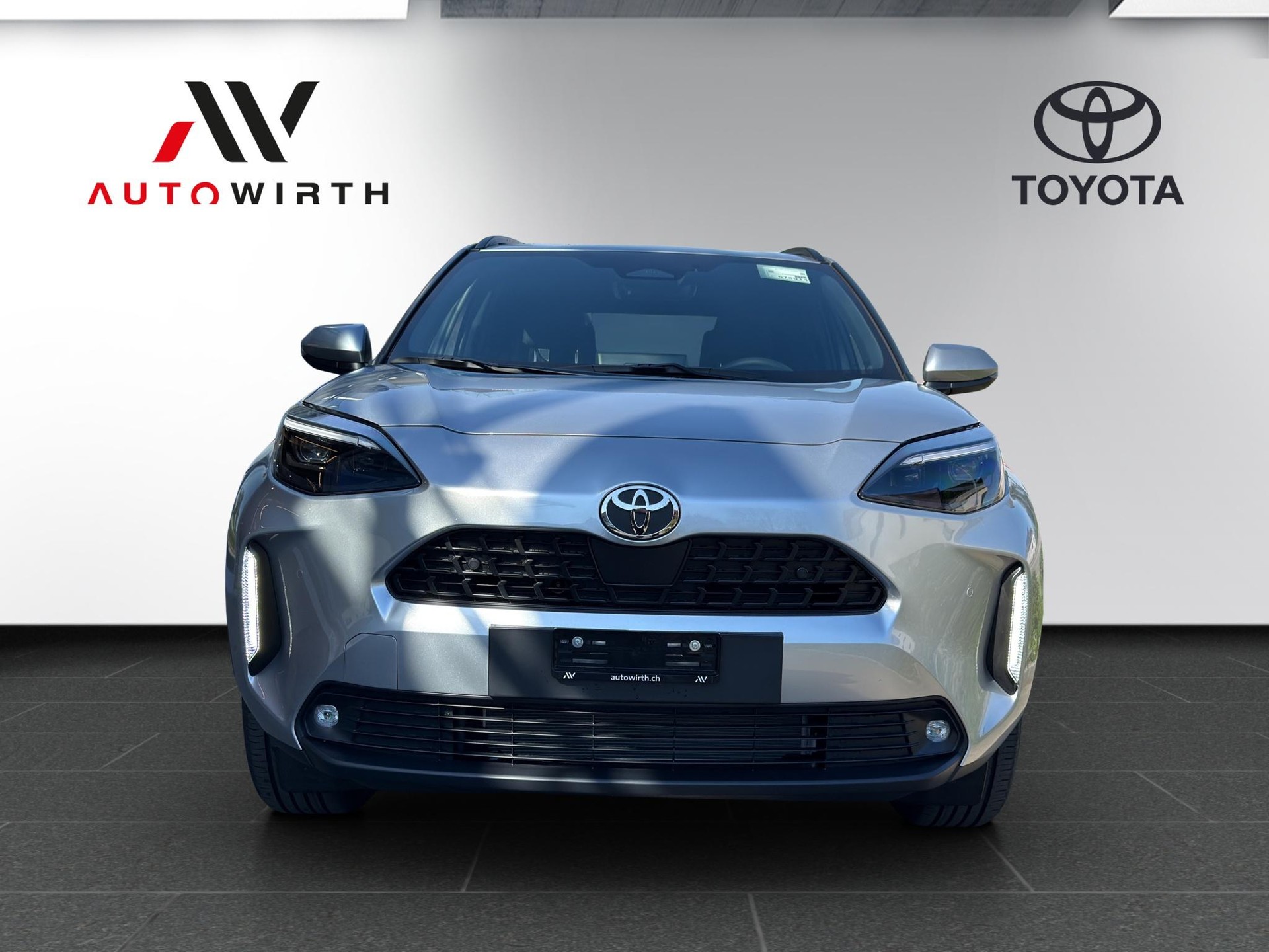 TOYOTA Yaris Cross 1.5 VVT-i HSD Trend AWD-i-image-1