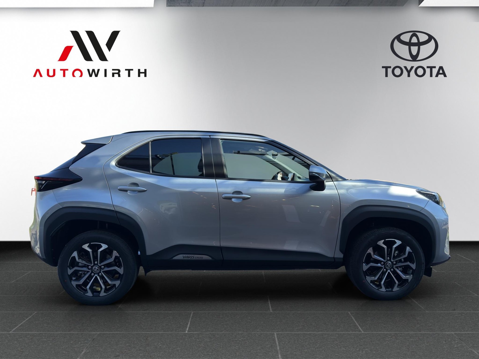 TOYOTA Yaris Cross 1.5 VVT-i HSD Trend AWD-i-image-3