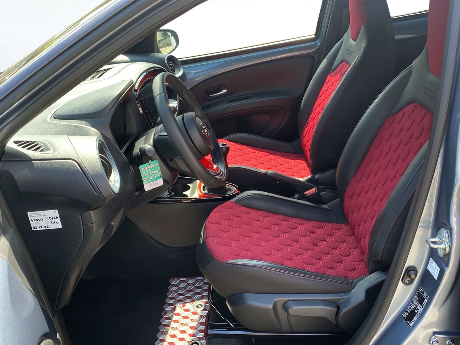 TOYOTA Aygo X 1.0 VVT-i Undercover-image-4