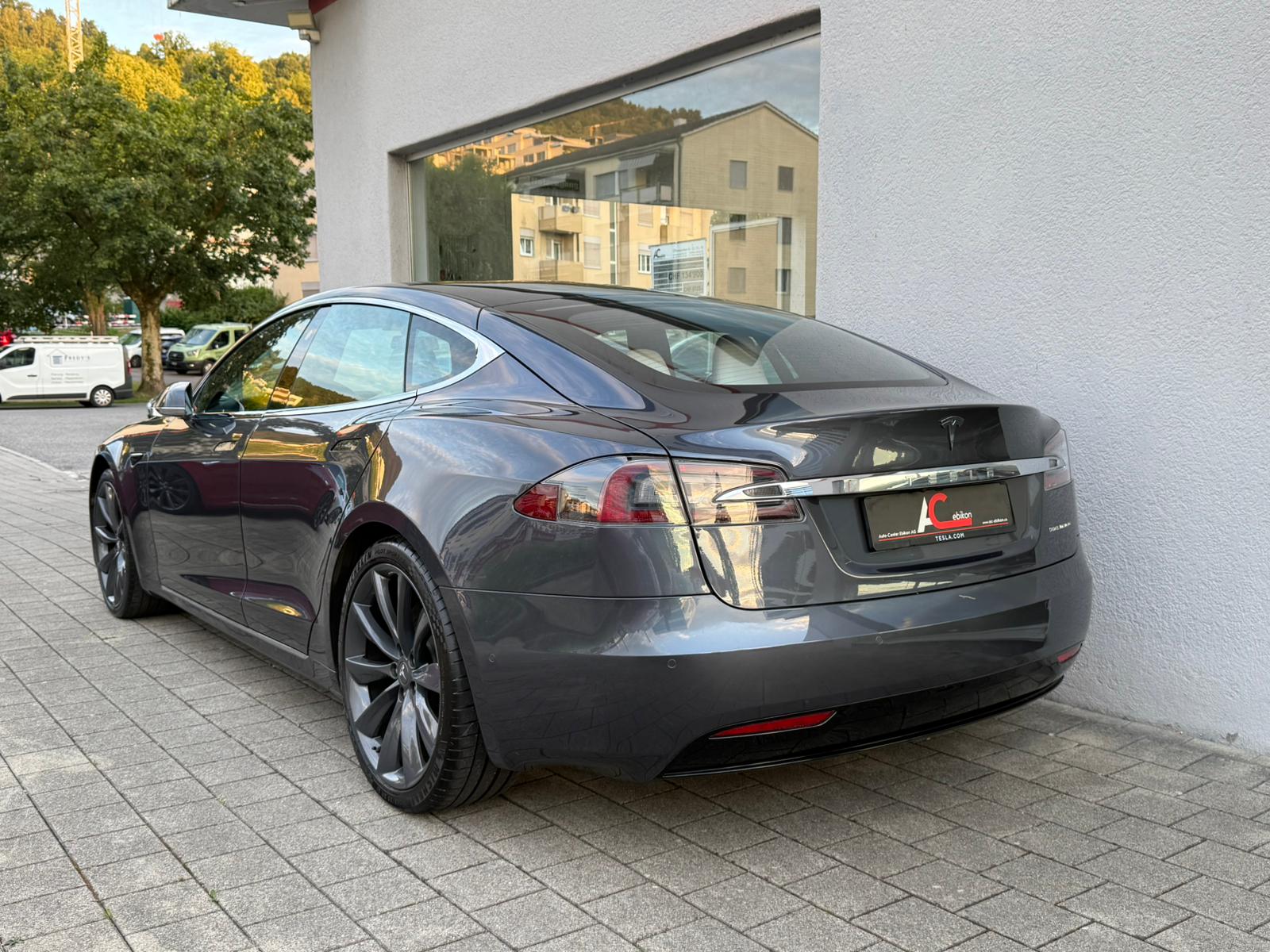 TESLA Model S Maximale-Reichweite * Raven *-image-1