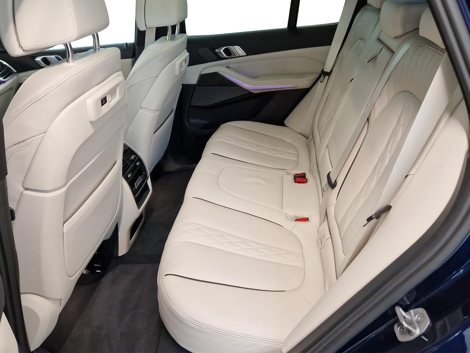 BMW X5 xDrive 48V 40d M Sport Steptronic-image-23