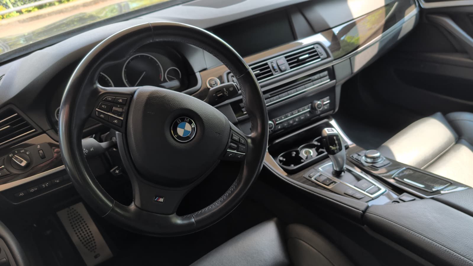 BMW 535i xDrive-image-4