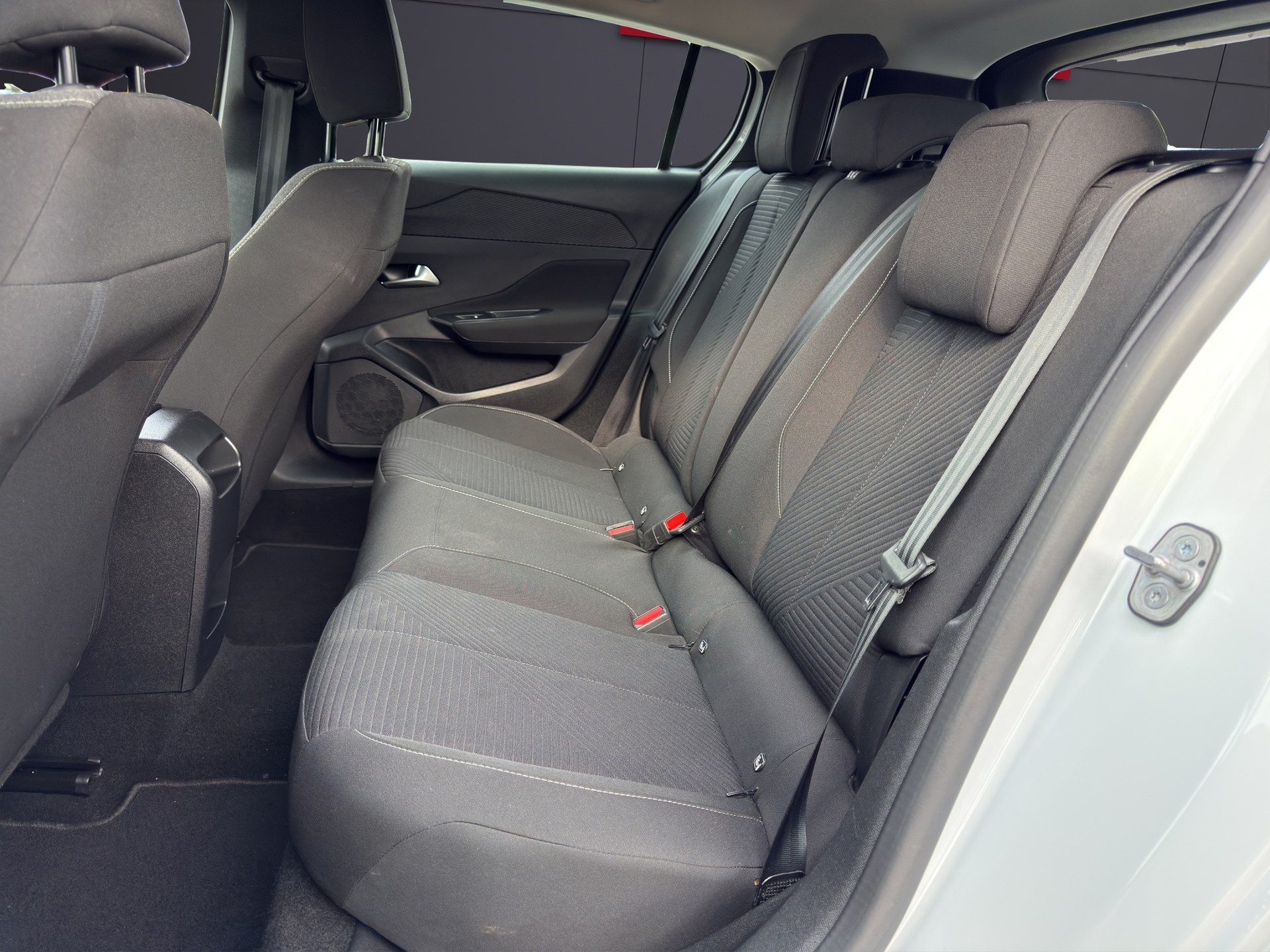PEUGEOT 308 1.6 PHEV Active Pack-image-6