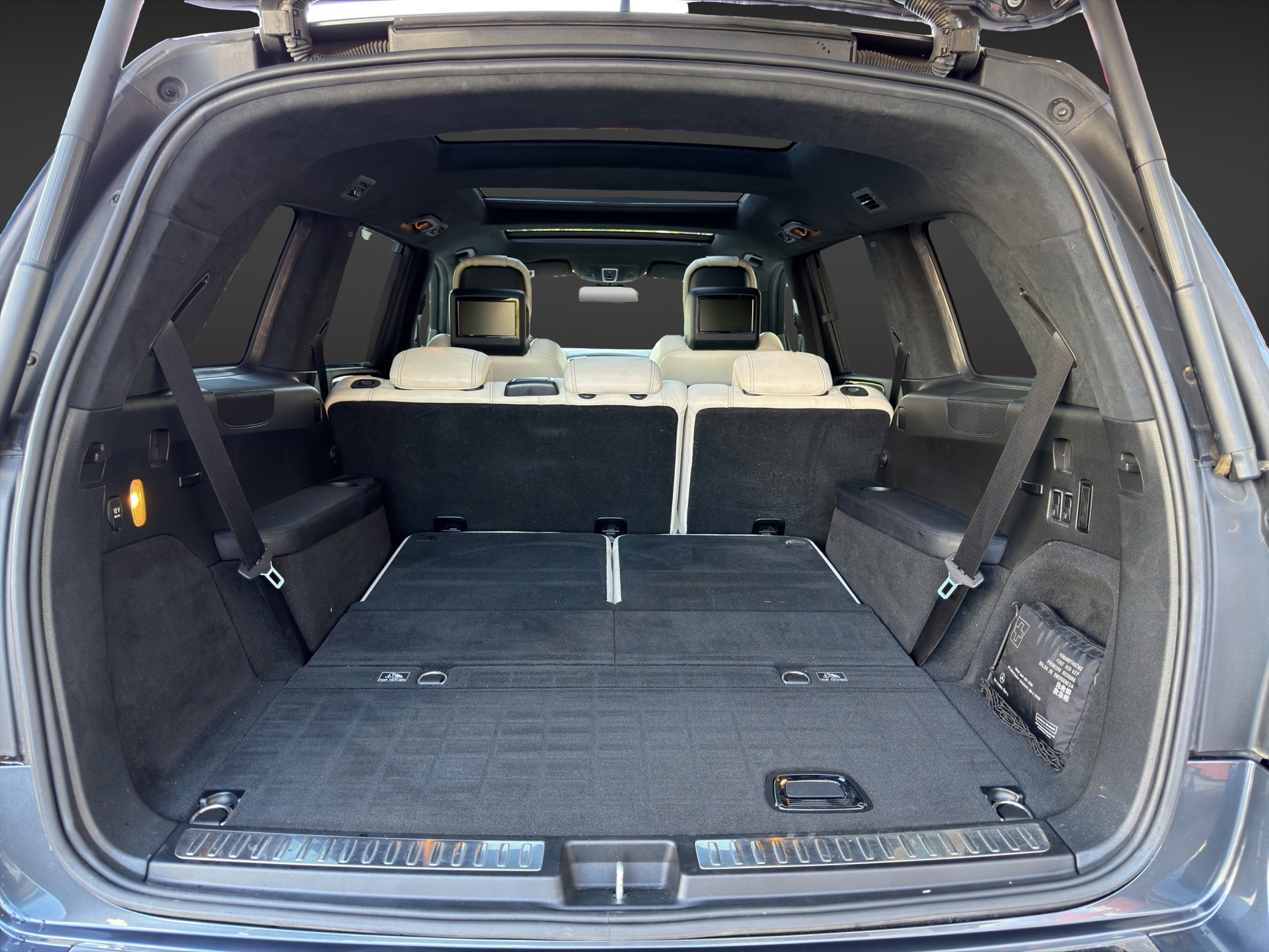 MERCEDES-BENZ GL 63 AMG 4Matic Speedshift Plus 7G-Tronic-image-15