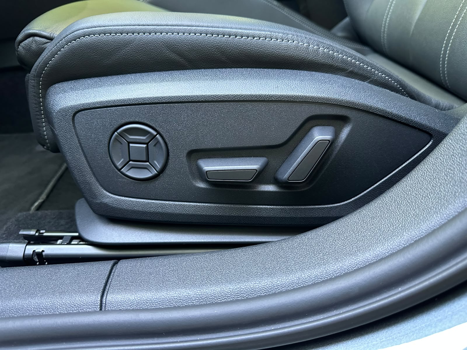 AUDI A3 Sportback 45 TFSI e S line S-tronic-image-13