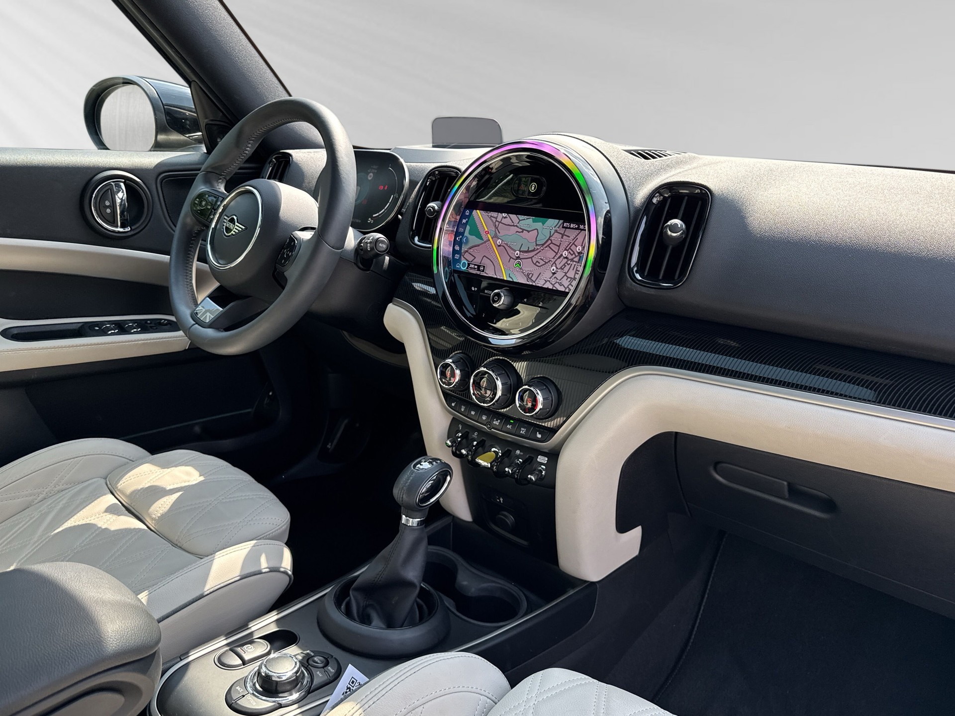 MINI Countryman Cooper SE ALL4 PHEV Steptronic-image-4
