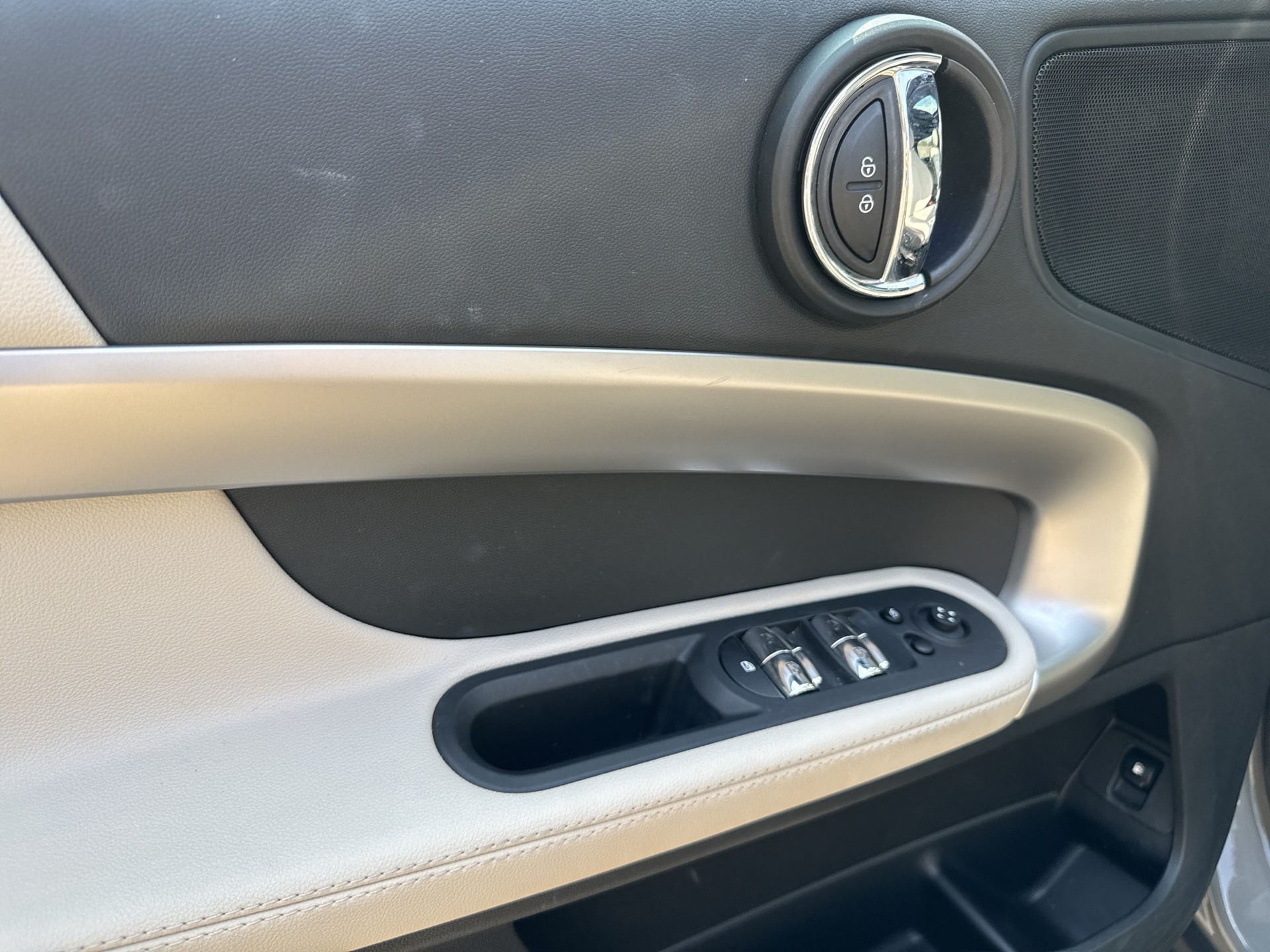 MINI Countryman Cooper SE ALL4 PHEV Steptronic-image-16