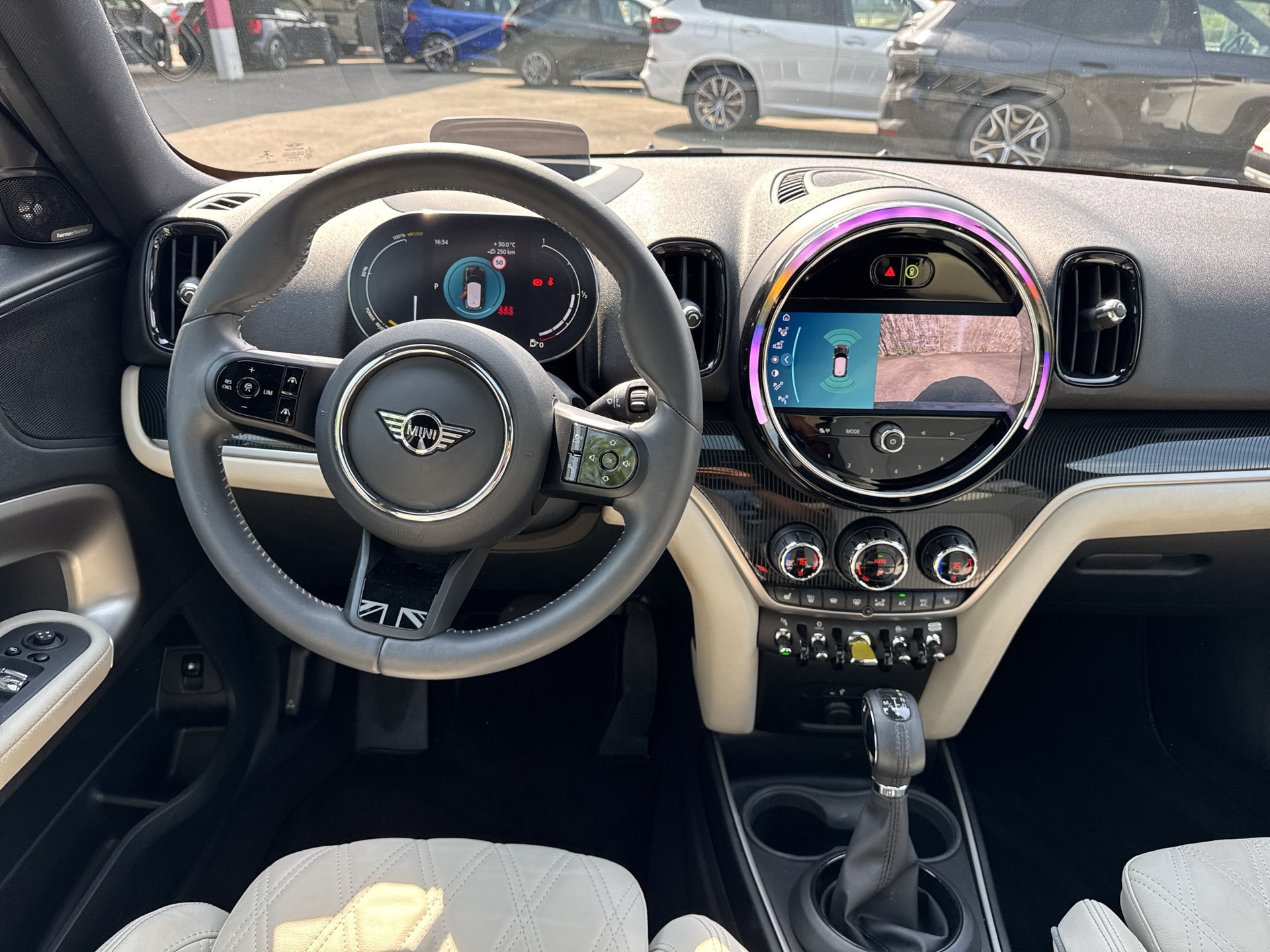 MINI Countryman Cooper SE ALL4 PHEV Steptronic-image-11