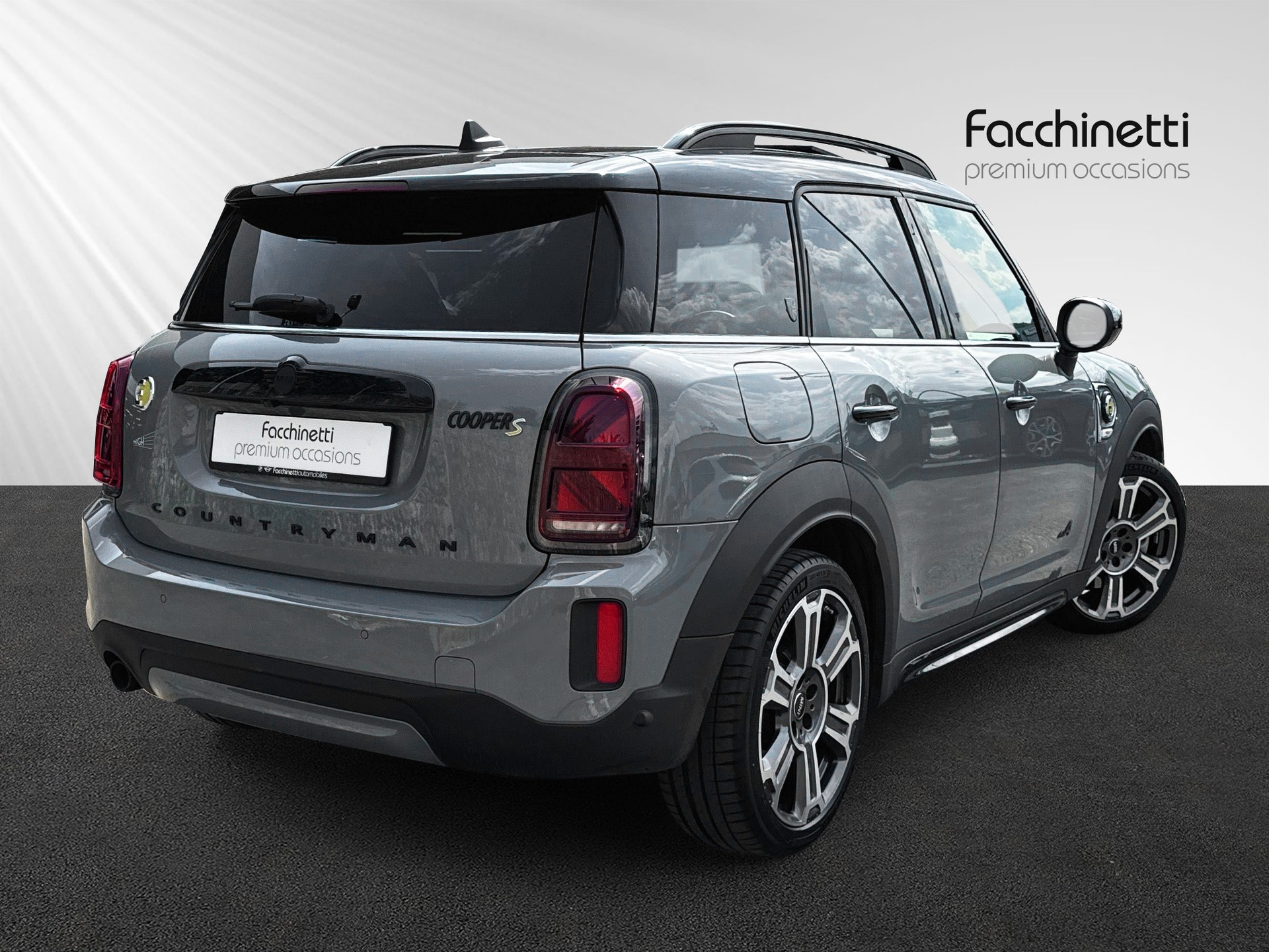 MINI Countryman Cooper SE ALL4 PHEV Steptronic-image-2