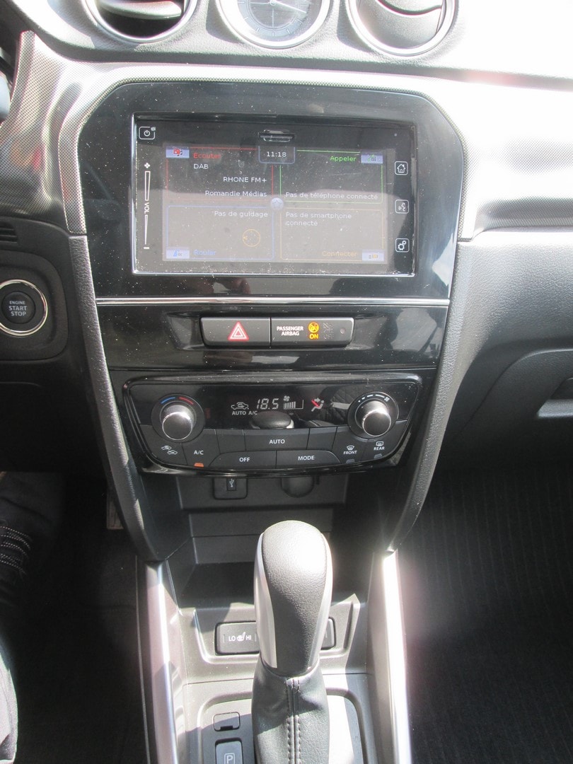 SUZUKI Vitara 1.4 Boosterjet Generation Top Hybrid Automatic-image-10