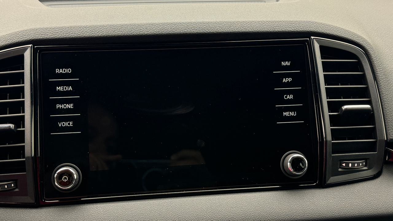 SKODA Karoq 2.0 TSI SportLine 4x4 DSG-image-7