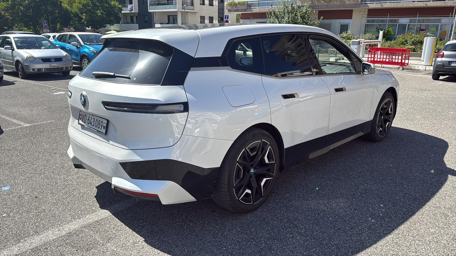 BMW xDrive50-image-1