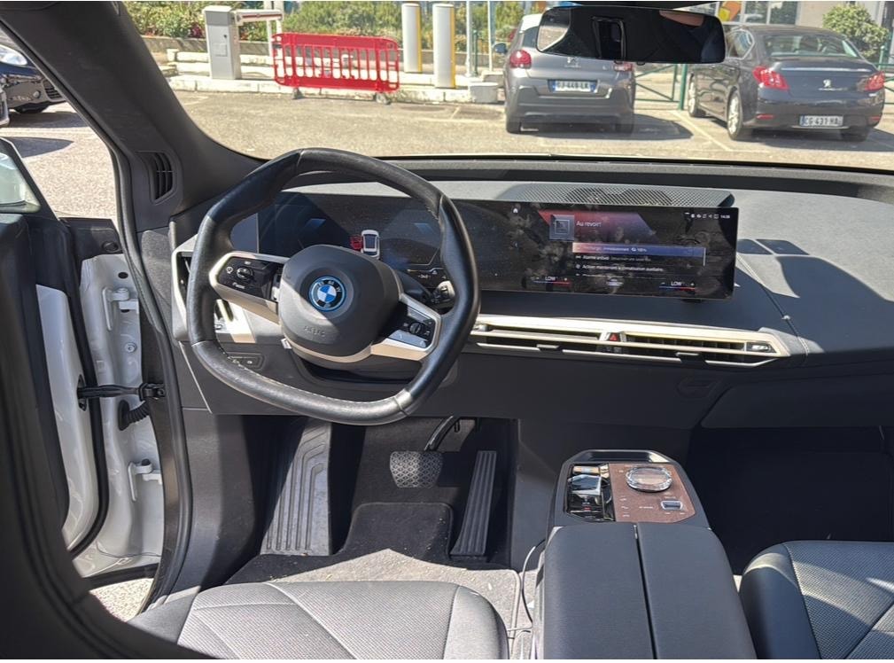 BMW xDrive50-image-3