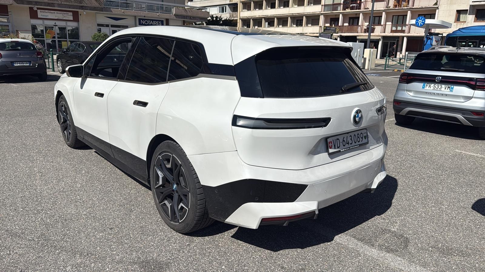 BMW xDrive50-image-2