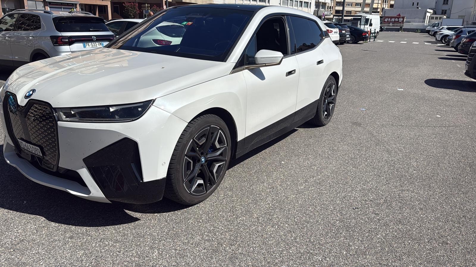 BMW xDrive50-image-0