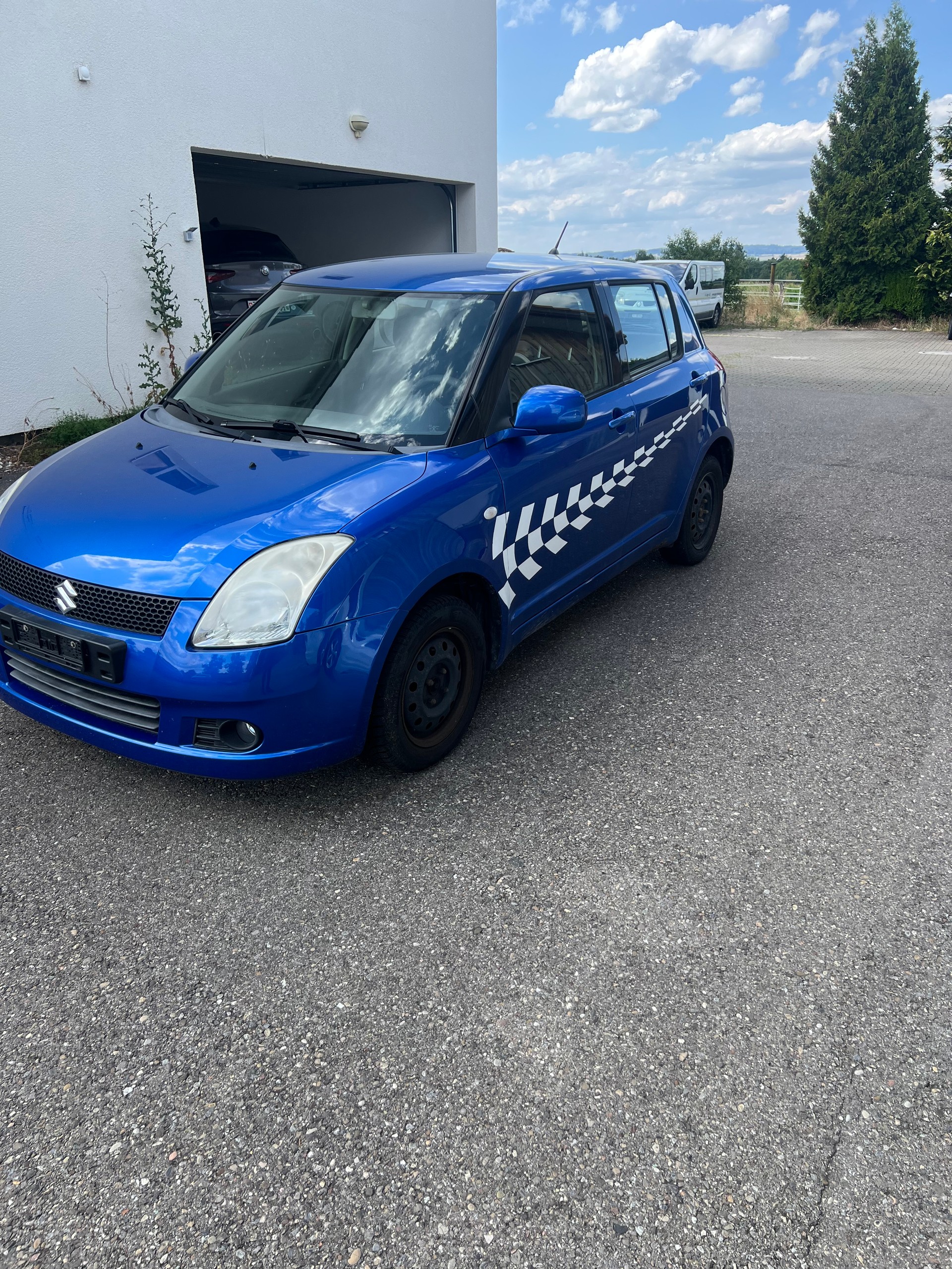 SUZUKI Swift 1.3i 16V GL Top 4x4-image-1